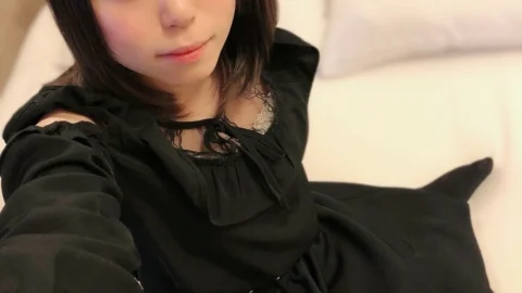 FC2-PPV-1097653 [Personal shooting] Nanase 18-year-old Nogizaka-class beautiful girl! Miraculous cuteness! He has a weak personality and is compliant with anything! I feel like a raw cheek with an idol-class cute face! A large amount of vaginal cum shot w