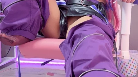 FC2-PPV-4775289 [Cosplay] Vtuber V〇vi (Rare) Icup Saho-chan’s footjob makes your small dick bigger and you get a reward for creampie