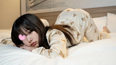 FC2-PPV-3199782 [Pajamas Monashi] Pajamas de Oma ♥ 18-year-old real teen girl ♥ Up-angle fingering is erotic and full of view ♥ The gasping voice is so cute that I feel like I’m going to have a good time