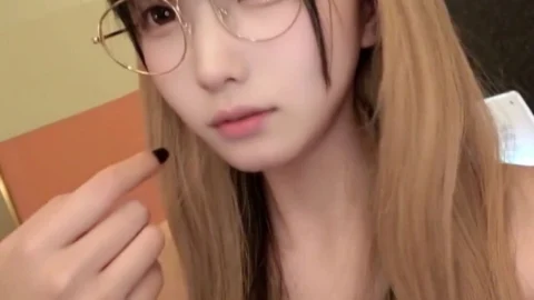 FC2-PPV-4615888 True eyeglasses are a common idol, and a big surprise at a certain meeting. A beautiful, pure and beautiful body, and deep within my heart, I often see treasures of oil cakes, and I have seen the hardships of gold commandment.