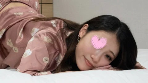 FC2-PPV-4050715 Pajamas de Ojama♥ 22 years old, super erotic! The type of lady with a big personality and a bright personality ♥ A girl in a white coat with an open and cheerful personality ♥ Riko who has a strong personality